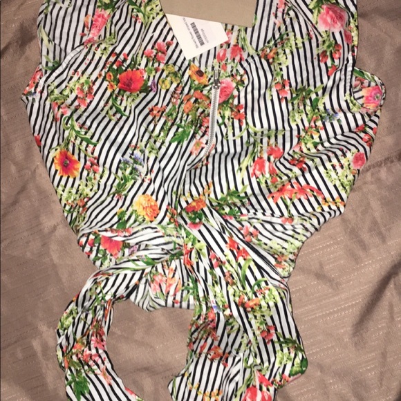 Top - Picture 2 of 3